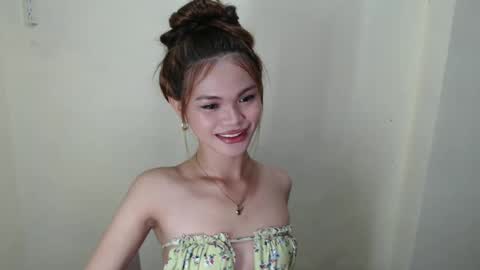 Snapshot of lily_summer23 chatting on December 28, 2024, 6:49 am Youre pleasure Lily online show from December 28, 2024, 6:49 am