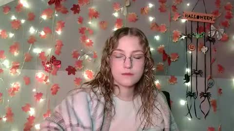 small lily online show from October 23, 2025, 5:12 pm