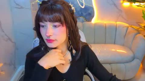 Snapshot of lily_tx chatting on June 27, 2026, 12:33 pm Follow me.. Live 730 to 1400 online show from June 27, 2026, 12:33 pm
