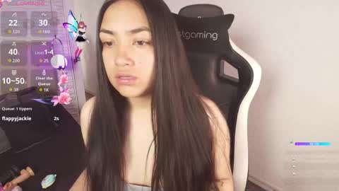 lily_waist online show from November 19, 2025, 3:06 am