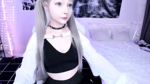 Snapshot of lily_weep chatting on March 13, 2026, 1:56 am Lily online show from March 13, 2026, 1:56 am