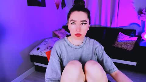 LILY online show from October 18, 2025, 8:59 am