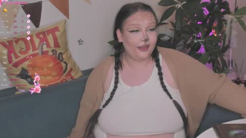 Lily online show from October 30, 2025, 4:52 pm