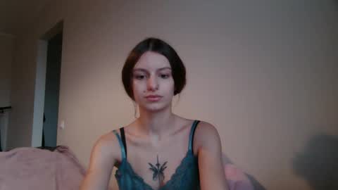 lilycandy_ online show from October 30, 2025, 1:23 pm