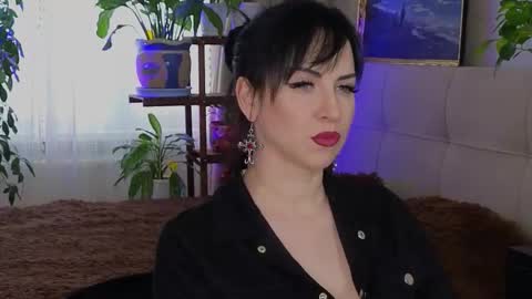 Snapshot of lilyconor chatting on October 31, 2025, 11:22 am Lily online show from October 31, 2025, 11:22 am