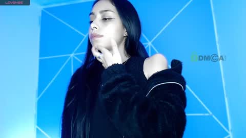 Snapshot of lilylouisee_ chatting on May 25, 2026, 1:00 am Liliana louise online show from May 25, 2026, 1:00 am