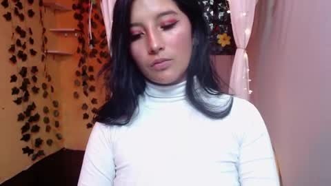 Snapshot of lilymoon_018 chatting on May 1, 2026, 2:10 pm lilymoon_018 online show from May 1, 2026, 2:10 pm
