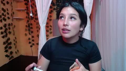 Snapshot of lilymoon_018 chatting on May 5, 2026, 1:08 pm lilymoon_018 online show from May 5, 2026, 1:08 pm