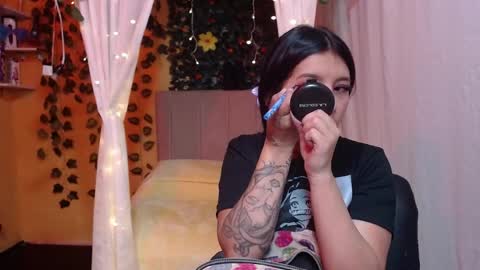 Snapshot of lilymoon_018 chatting on May 11, 2026, 1:17 pm lilymoon_018 online show from May 11, 2026, 1:17 pm