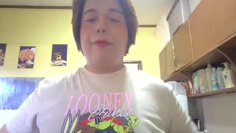 Snapshot of lilysette chatting on May 9, 2026, 8:52 am lilysette online show from May 9, 2026, 8:52 am