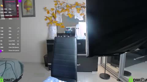 Lily online show from October 29, 2025, 11:23 am