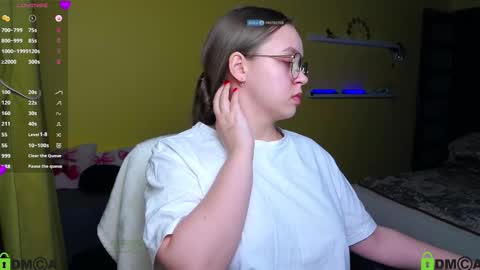 Snapshot of lilysweet13 chatting on January 17, 2026, 6:00 pm Lily online show from January 17, 2026, 6:00 pm