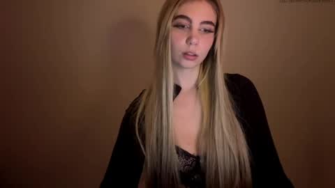 Snapshot of lilysweetgirl chatting on May 7, 2026, 6:46 pm Lily online show from May 7, 2026, 6:46 pm