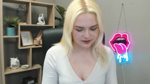 Lily online show from May 14, 2026, 6:53 am