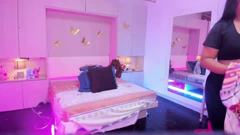 Snapshot of lilywhitee1 chatting on January 16, 2026, 4:16 am lilywhitee1 online show from January 16, 2026, 4:16 am