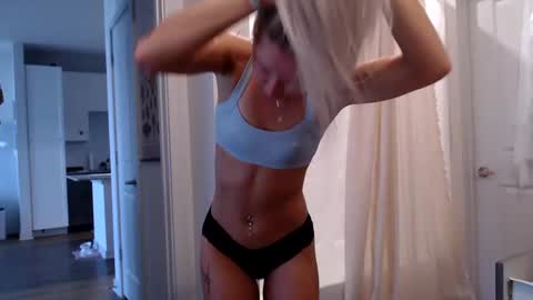 Snapshot of lilyyymonroee chatting on October 3, 2025, 1:19 pm Lily Monroe online show from October 3, 2025, 1:19 pm