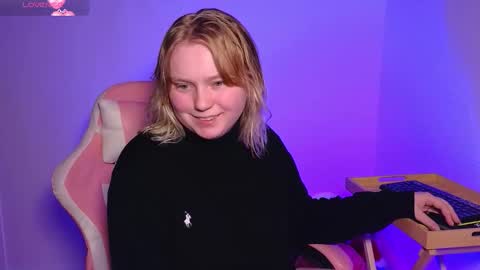 lime cat online show from September 26, 2025, 11:31 pm