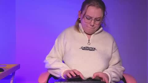 lime cat online show from October 2, 2025, 12:28 am