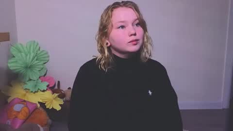 lime cat online show from October 9, 2025, 1:03 am