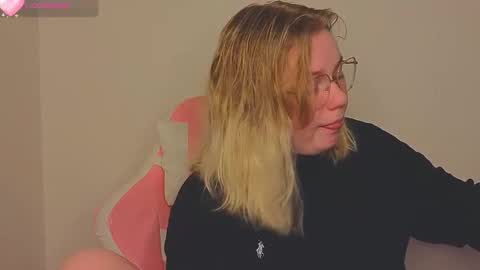 lime cat online show from November 22, 2025, 2:10 am