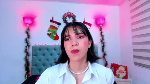  Lina Bedoya  online show from December 7, 2024, 11:40 am