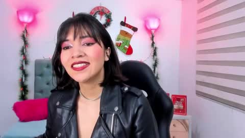  Lina Bedoya  online show from December 12, 2024, 11:40 am