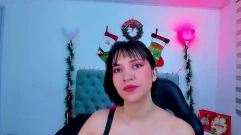  Lina Bedoya  online show from December 21, 2024, 11:44 am
