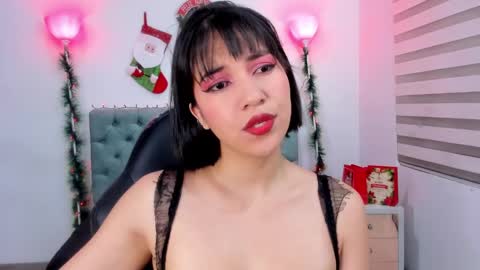  Lina Bedoya  online show from December 23, 2024, 11:36 am