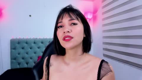  Lina Bedoya  online show from January 21, 2025, 11:46 am