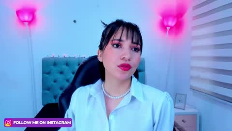  Lina Bedoya  online show from January 28, 2025, 11:49 am