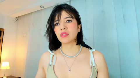  Lina Bedoya  online show from June 4, 2026, 11:38 am