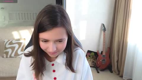 Lina online show from September 30, 2025, 11:15 am