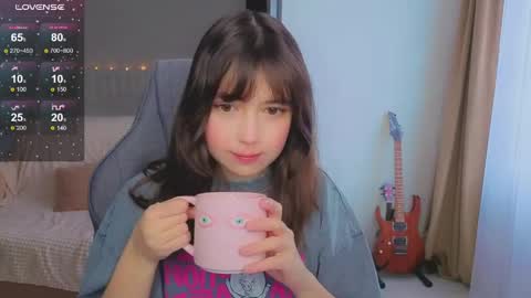 Lina online show from April 19, 2026, 10:47 am