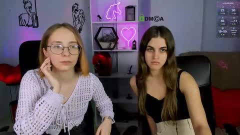 lina_fox12 online show from December 2, 2025, 1:17 pm