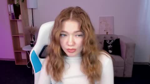 Lina online show from March 11, 2025, 6:43 am