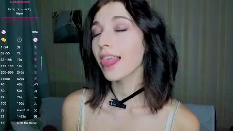 Lina online show from July 4, 2026, 2:12 pm