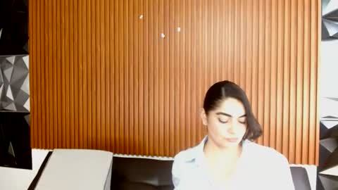 Lina Leyton online show from June 24, 2026, 5:45 pm