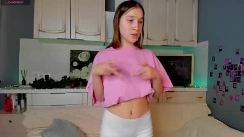 lina_massey online show from March 19, 2026, 1:31 am