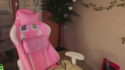 LINA online show from February 16, 2026, 1:13 am