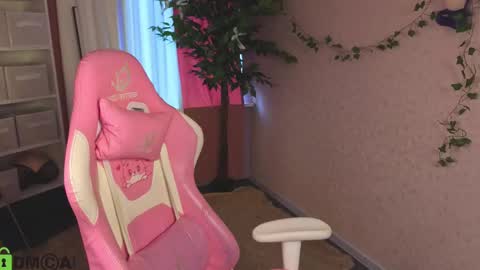 LINA online show from April 17, 2026, 1:08 am