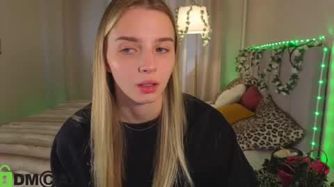 LINA online show from May 26, 2026, 1:12 am