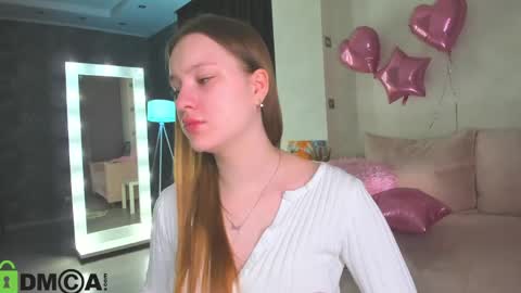 Lina online show from May 10, 2026, 1:11 am