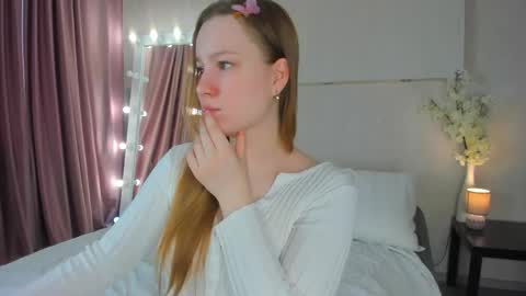 Lina online show from May 11, 2026, 1:11 am