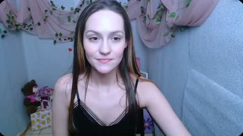 Lina online show from December 19, 2024, 9:40 am