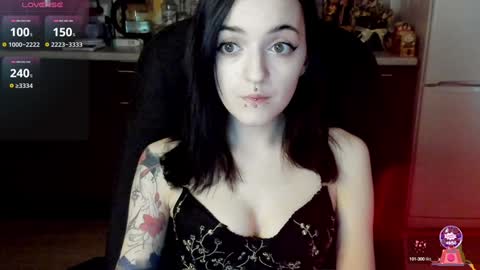 Lina 3  1715622743 online show from January 30, 2025, 8:11 am