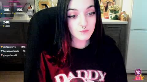 Lina 3  1715622743 online show from February 4, 2025, 10:54 am