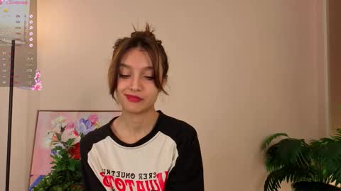 Lina online show from October 29, 2025, 9:11 am