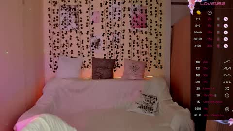 Lina online show from December 4, 2025, 8:23 am