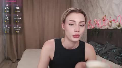 linacute52 online show from March 2, 2025, 10:45 am