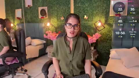 Snapshot of linagh chatting on September 16, 2025, 11:55 am Lina online show from September 16, 2025, 11:55 am